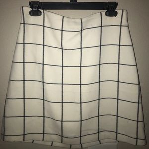 H&M black and white lined skirt